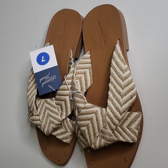 WOMEN'S Tan Stripe Woven Fabric Studded Bottom Sandals Universal Thread - Picture 5 of 7